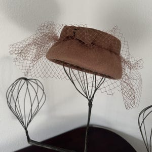 1960s brown Pillbox hat