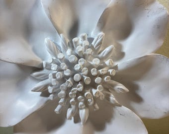 Vintage White Resin Flower Wall Decor: Shabby Chic Cottagecore Art