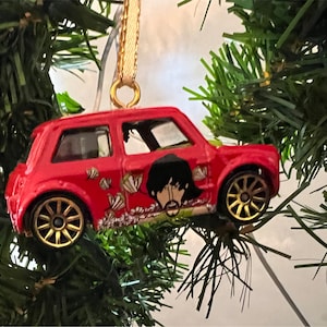 Einzigartige Weihnachtsverzierung Die Beatles Gelbe U-Boot-Sammlung George Harrison Morris Red Mini Hot Wheels Ornament,