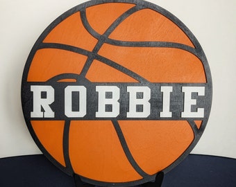 Plaque ronde en bois personnalisée pour prénom de chambre de bébé avec nom personnalisé, cadeau de baby shower, décoration de chambre de bébé sur le thème de basket-ball, prénom de bébé