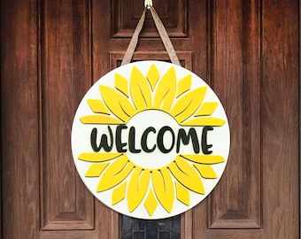 Accroche-porte de bienvenue en bois | Plaque pour porte d'entrée | Décoration personnalisée pour jeunes mariés et cadeau de fiançailles | Décoration d'entrée de maison rustique | Tournesol