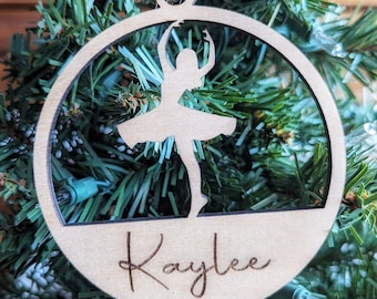 Décoration de Noël personnalisée - décoration de sapin de Noël - cadeau de Noël personnalisé - décoration de Noël en bois - cadeau en bois personnalisé danseuse