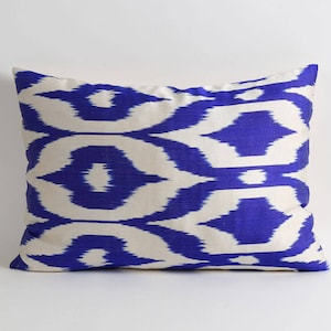 Oreiller ikat en soie Leila, coussin ikat en soie