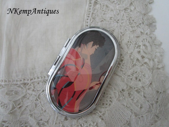 Geisha girl mirror