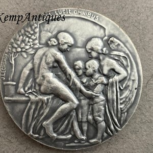 Antique medal signed jean.lecroart for the collector