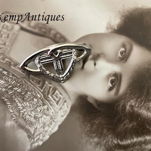 Art Nouveau brooch 1910