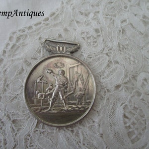 Antique medal/pendant