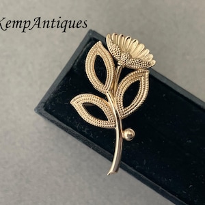 Old Floralia flower brooch