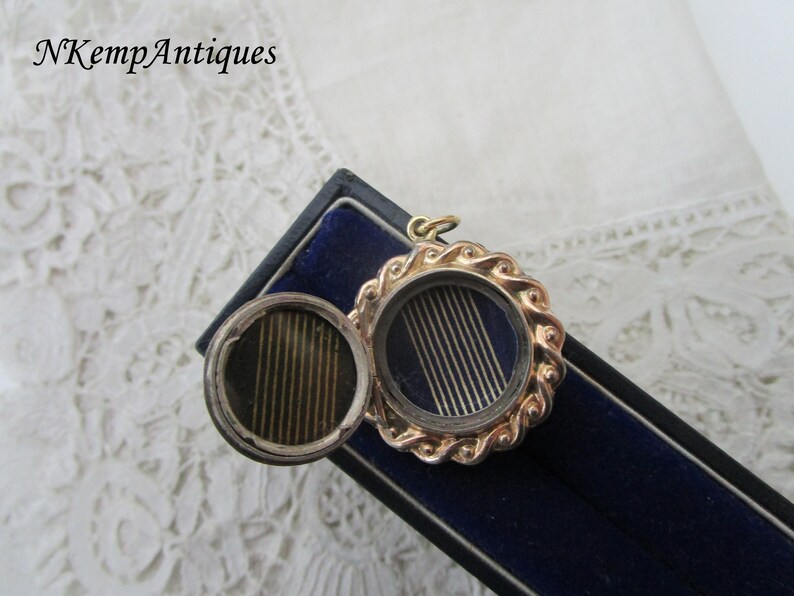 Antique pendant locket 1860