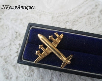 Aeroplane tie tack