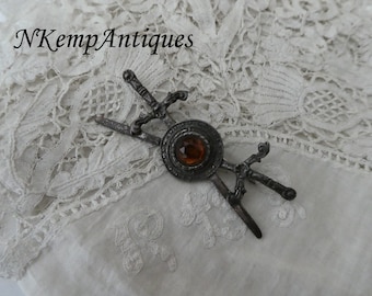 Ancienne broche celtique croisée d'épées