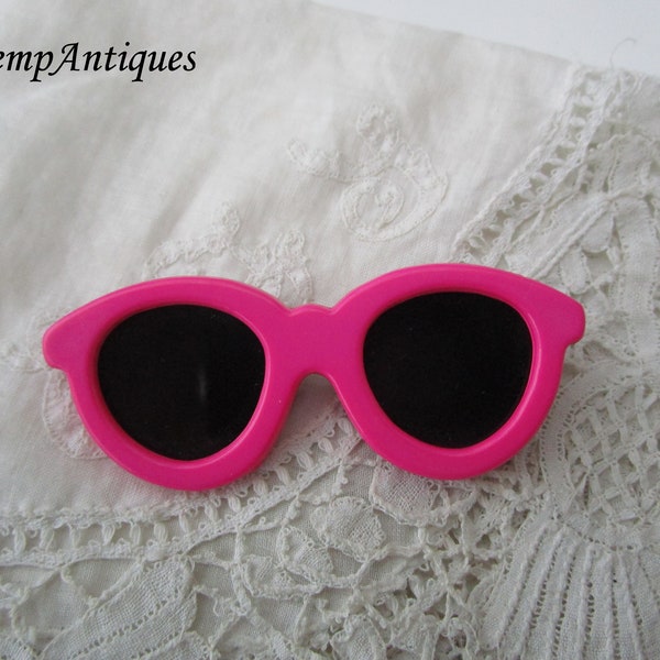 Retro brooch sunglasses pink