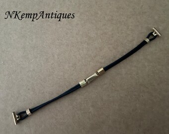 Lot De 24 Bracelets De Montre Anciens En Cuir - Occasion - Pour Collection Ou Remplacement