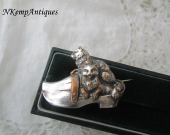 Antique cat brooch For the collecter