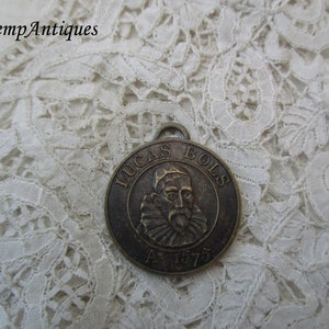 Vintage hanger/Medal