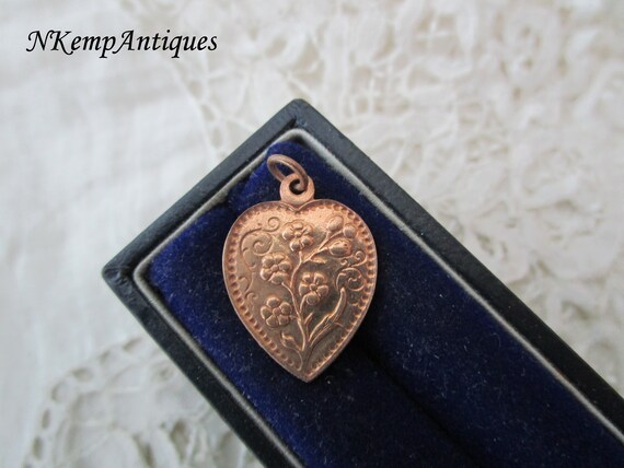 1930's heart pendant/charm