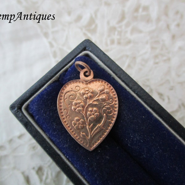 1930's heart pendant/charm