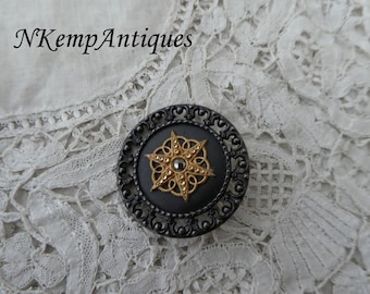 Antique button for the collector