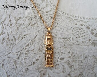 Vintage pendant and chain