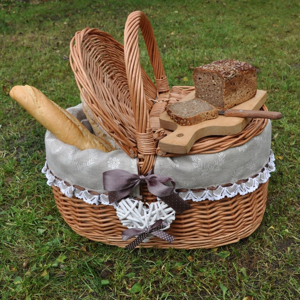 Wicker picnic basket, shabby chic, cottage style basket, willow picnic baskets, lined picnic basket, hand woven, decorative picnic basket