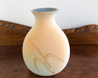 Lauri Tuominen Australian Studio Pottery Vase – 1980s Signed Hand-Thrown Stoneware, Soft Matte Glaze, Collectible Art Pottery