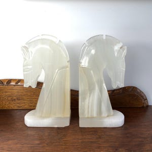 Vintage Onyx Horse Head Bookends – Pair of 22cm Carved Marble Stone Figures **CHIPPED** Mid Century Décor