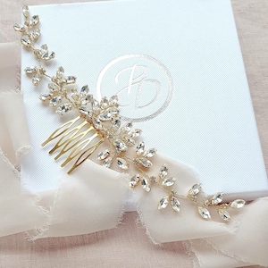 Long crystal bridal hair comb for messy buns and boho chic hairstyles with braid, oversized gold bridal hair accessory with crystals.