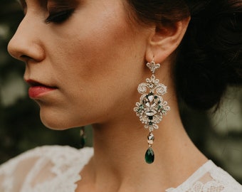Boho bridal earrings for wedding, Emerald Green Bridal Earrings, Boho Chandelier Wedding Earrings, Dangle Boho bohemian earrings