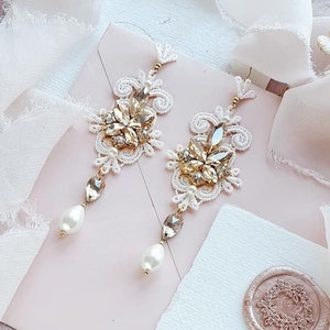 Pearl Boho champagne bridal long earrings for wedding, ivory handmade earrings for bride, gold and ivory wedding earrings