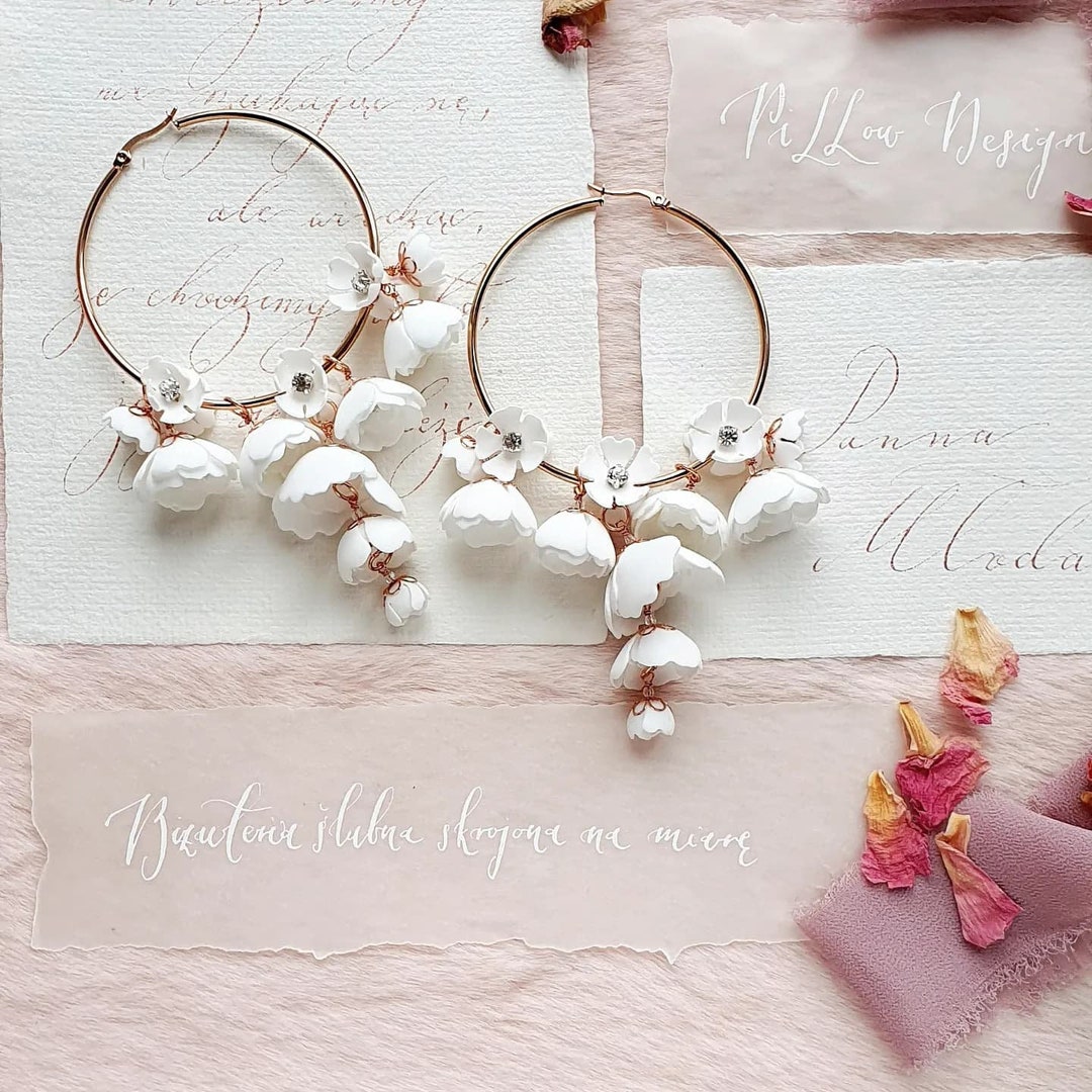Rose Gold boho hoop wedding flower earrings White crystal flower earrings for bride Bridal earrings Floral wedding earrings for boho bride