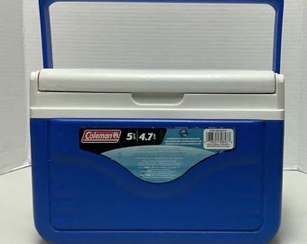 Nevera portátil pequeña Coleman vintage con tapa abatible, color azul, n.° 5205, 5 cuartos de galón.