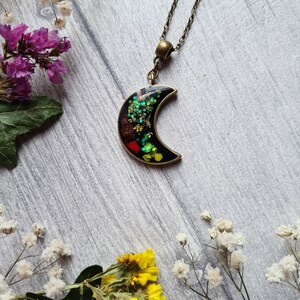 Botanical Resin Dried Flower Pendant Crescent Moon Shaped Buttercup Pressed Floral Necklace Nature woodland Bronze Silver Gold BRONZE MOON