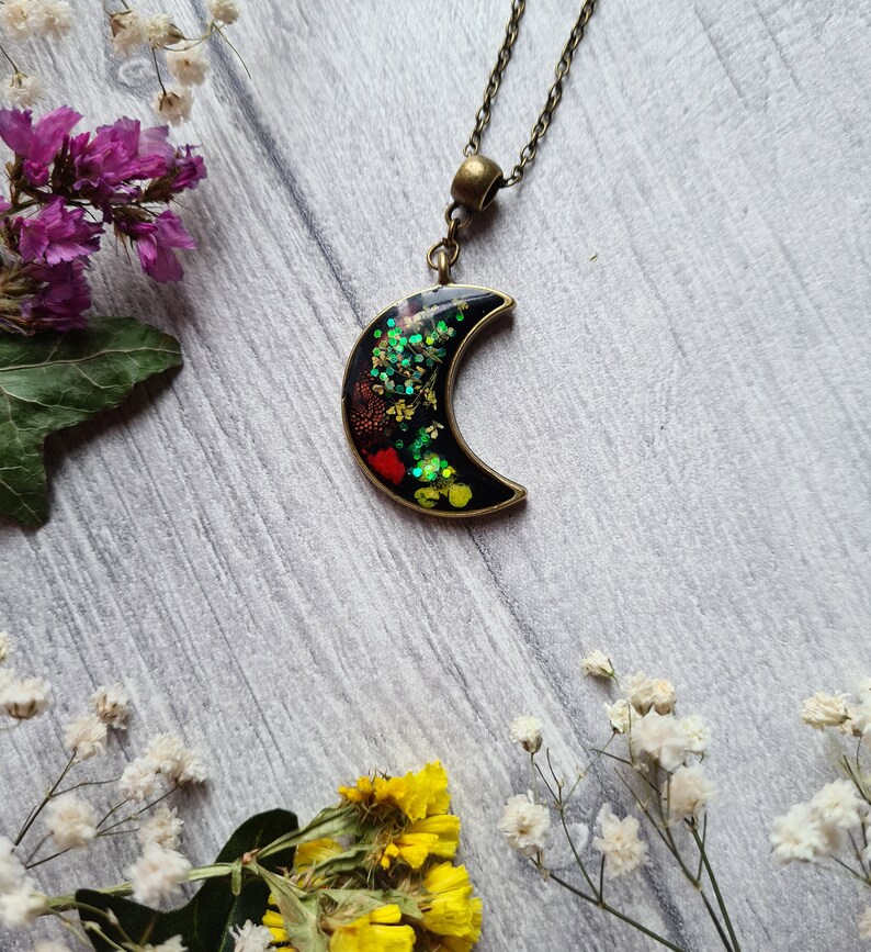 Botanical Resin Dried Flower Pendant Crescent Moon Shaped Buttercup Pressed Floral Necklace Nature woodland Bronze Silver Gold BRONZE MOON