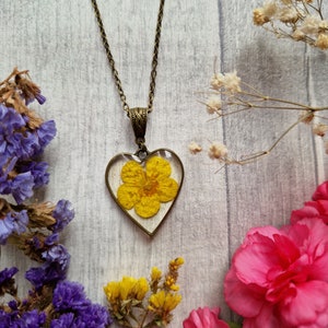 Botanical Resin Dried Flower Pendant Crescent Moon Shaped Buttercup Pressed Floral Necklace Nature woodland Bronze Silver Gold BRONZE HEART