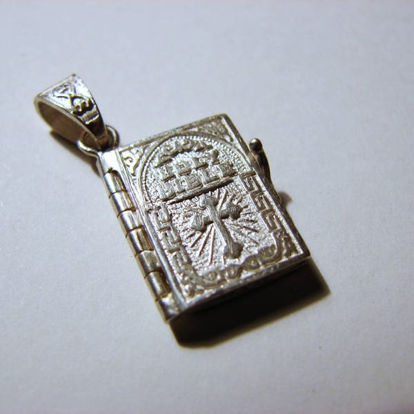 Miniature Prayer Book Pendant, Engraved Lord's Prayer Our Father,  Holy Bible, 925 Sterling Silver Pendant, Prayer in English, Movable Pages