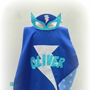 Ensemble cape et masque de super-héros avec prénom personnalisé, éclair bleu