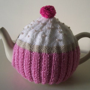 Knitting Pattern PDF for a Cupcake Tea Cosy in ENGLISH only