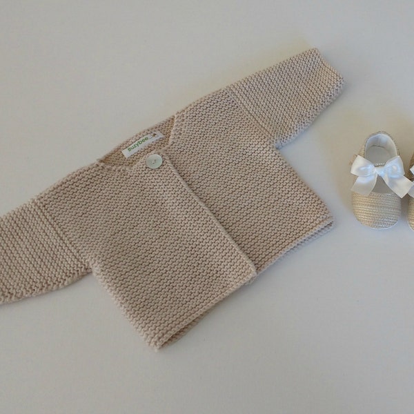 Modèle de tricot pour cardigan simple pour bébé