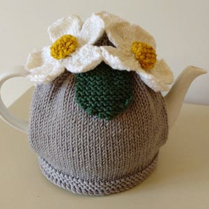 Knitting Pattern for Daisies Tea Cosy image 3