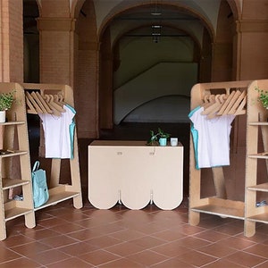 SET ALGODÓN: Stand de cartón para eventos, ferias, tiendas, perchero con baldas, montaje sostenible para ropa