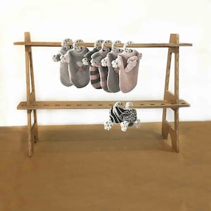 Expositor de cartón para ropa de perro, soporte de mesa para expositores, expositor con estantes y agujeros para colgar