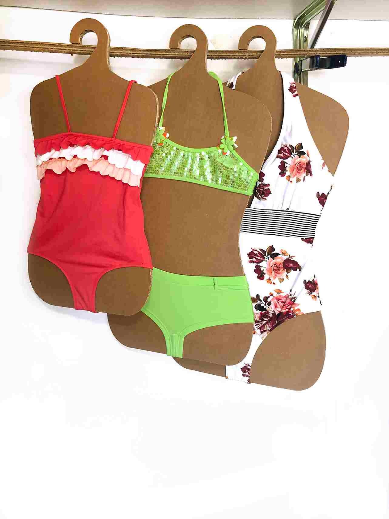 Lot De 5 Mannequins Buste Femme En Plastique Blanc - Léger, Pour Exposition Vêtements à La Maison Ou En Magasin