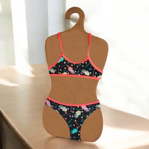 50 Cardboard Baby Swimsuit Hangers – Flat Body Hangers for Kids – Eco Mannequins for Fairs, Shops, Swimwear Display