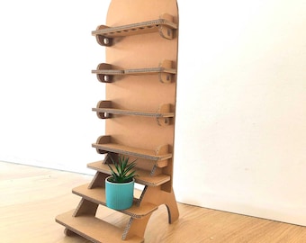 Kartonnen toonbankdisplay met planken en haken – Milieuvriendelijke modulaire display voor beurzen, winkels en ambachtslieden