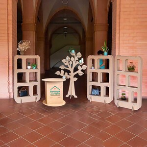 Conjunto ARABICA: Stand modular para ferias, comercios, eventos, Montaje en cartón con árbol expositor y estantería con baldas