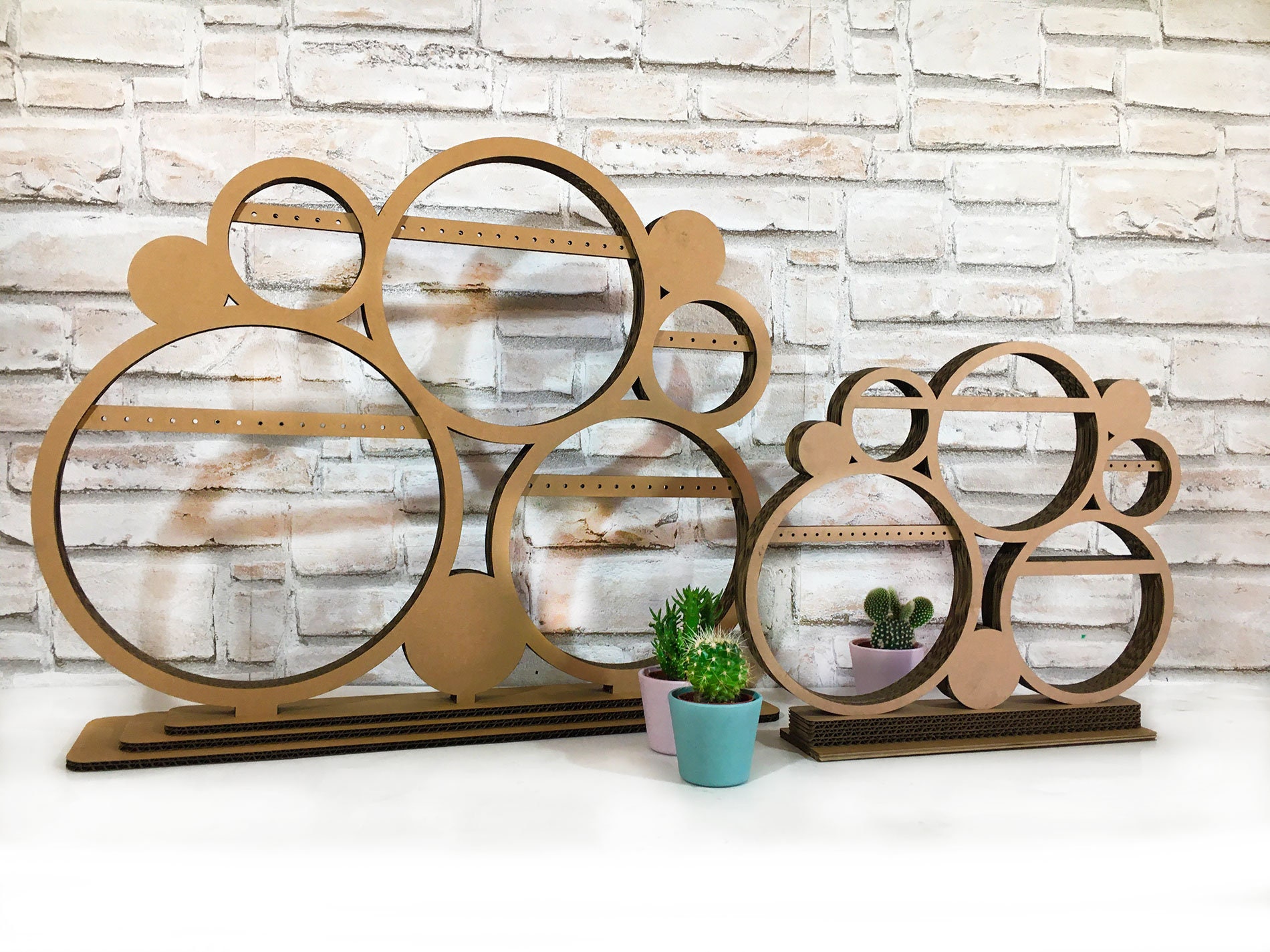 Espositore Per Orecchini A Forma Di Orecchio - Set Da 2 (Sinistro E Destro), Base Rotonda In Rame E Silicone Nero, Organizer Da Tavolo Per Piercing E Gioielli