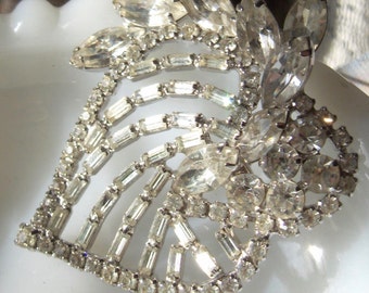 Fabulous 1950s clear rhinestone brooch Kramer Weiss Free Shipping