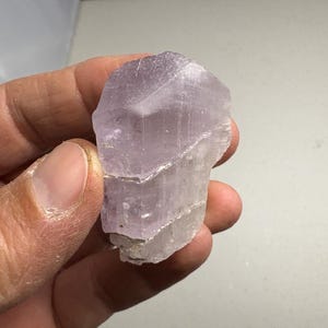 Natural Terminated Kunzite Crystal raw image 7