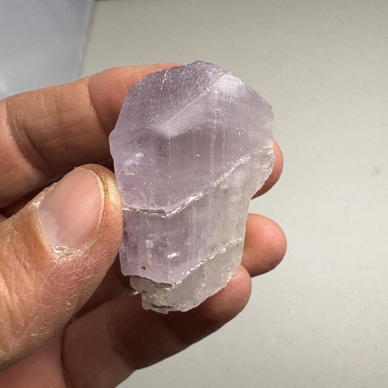 Natural Terminated Kunzite Crystal raw image 7