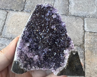 Natural raw Amethyst Crystal cluster Cutbase: 284 grams, 3.2" Tall